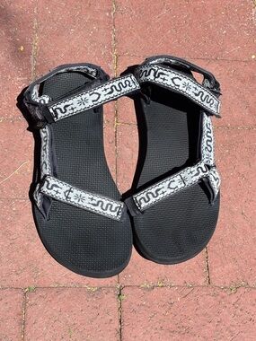 Teva Snakes White and Black Printed Sandal